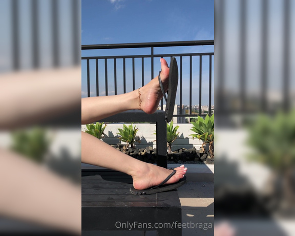 Feet Braga aka Feetbraga OnlyFans - Eu amo este vdeo , mostrando bastante as solas rosadas