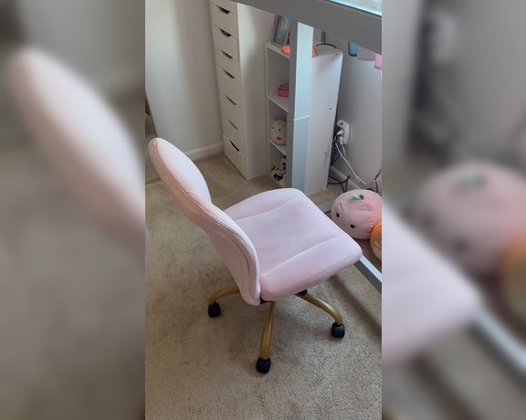 Wiinie aka wiinierox - 04-12-2025 OnlyFans Video - Happy Saturday DM Me if interested lt3