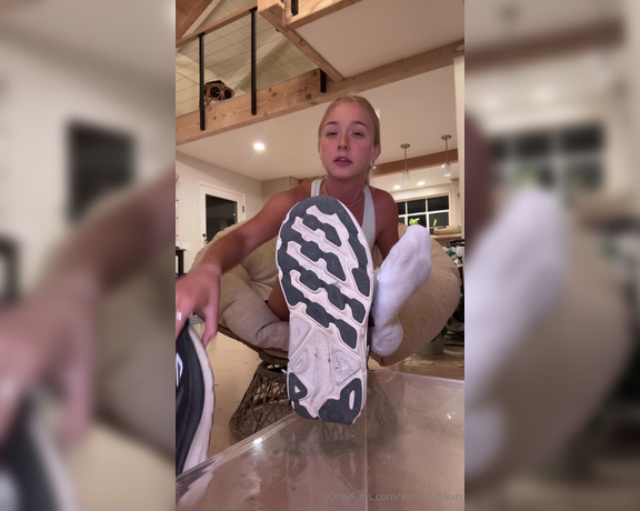 Goddess Kaylee aka xomaddykxo - 08-06-2025 OnlyFans Video - come in here crying to stay on the team Too bad