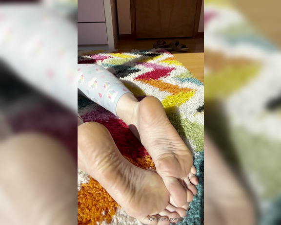 Nina aka Fityoginina OnlyFans - I decided it’s a video day today, hope you like it Ohhhh my soles warming in the sun felt so good