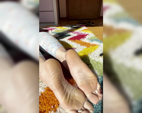 Nina aka Fityoginina OnlyFans - I decided it’s a video day today, hope you like it Ohhhh my soles warming in the sun felt so good