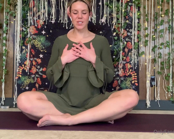Nina aka Fityoginina OnlyFans - Here’s a preview of my heart chakra meditation I actually didn’t end up introducing any asana (the