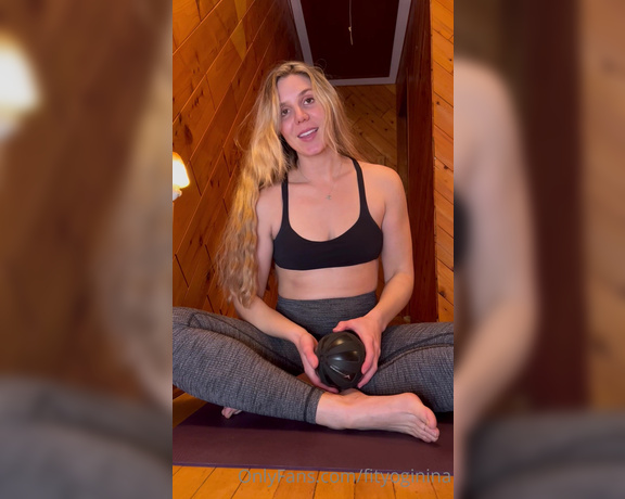 Nina aka Fityoginina OnlyFans - Enjoy this lil foam rolling video I guess it’s not a foam roller but, same concept I’m trying