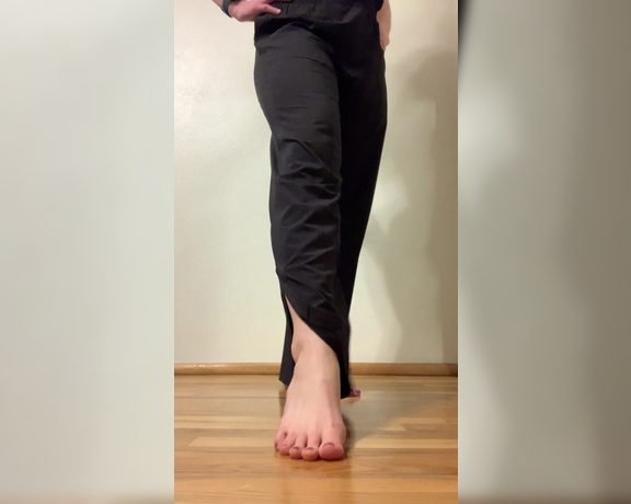 Nina aka Fityoginina OnlyFans - Post work flowy pant foot teasing and strip Do you like stinky feet or mild or non smelly feet Any
