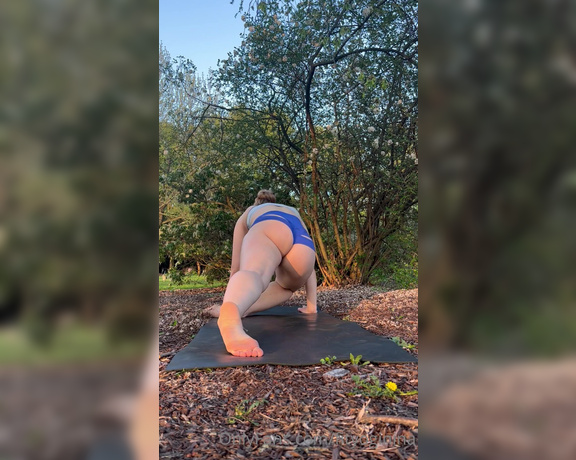 Nina aka Fityoginina OnlyFans - Fun fact, I use to hate this yoga pose (half pigeon) Now its one of my all time favorites For s 2