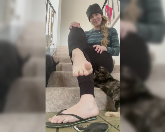 Nina aka Fityoginina OnlyFans - Cats and flip flops because my all time biggest flip flop fan is back after a few sad months away