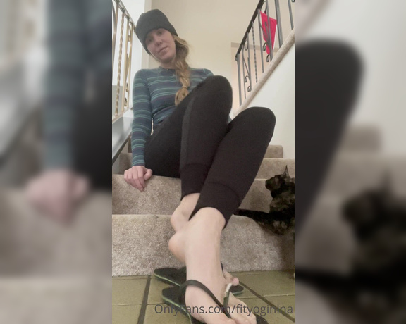 Nina aka Fityoginina OnlyFans - Cats and flip flops because my all time biggest flip flop fan is back after a few sad months away