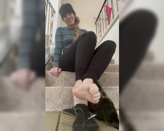 Nina aka Fityoginina OnlyFans - Cats and flip flops because my all time biggest flip flop fan is back after a few sad months away