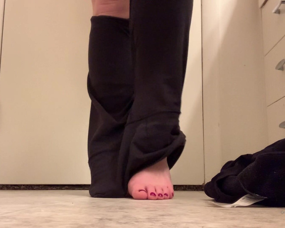 Nina aka Fityoginina OnlyFans - Getting undressed after work Shower ready!