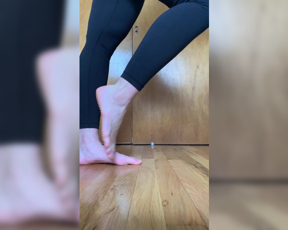 Nina aka Fityoginina OnlyFans - Toe cracking goodness