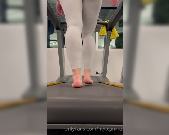 Nina aka Fityoginina OnlyFans - Just me casually running on the treadmill barefoot for a bit