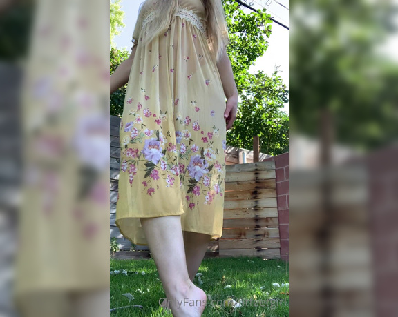 Nina aka Fityoginina OnlyFans - Your favorite garden fairy is back and feeling slightly clumsy today but playful nonetheless