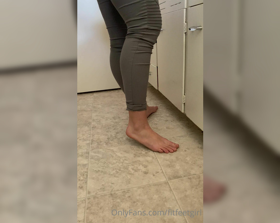 Nina aka Fityoginina OnlyFans - Everyday household chores never looked so good I think I might need a belt with the jeans, they