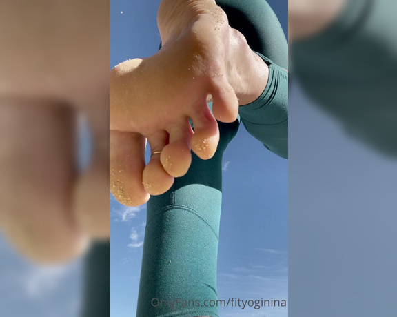 Nina aka Fityoginina OnlyFans - Last of the sandy, outdoor feet today!