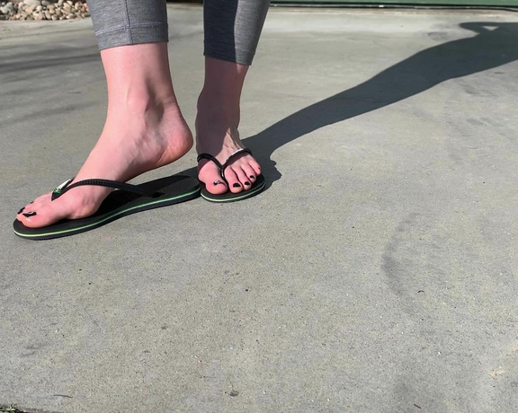 Nina aka Fityoginina OnlyFans - My brand new flip flops from a follower who treated me through my amazon wishlist Cute story about