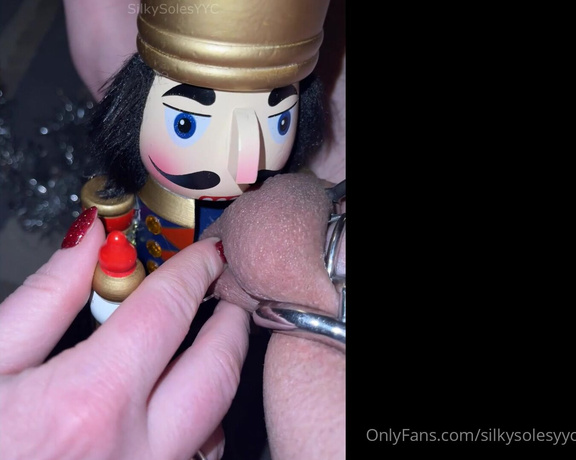 SilkySolesYYC aka Silkysolesyyc OnlyFans - This is what is meant buy nutcracker right A silly holiday themed video that I hope makes all my