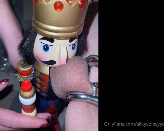 SilkySolesYYC aka Silkysolesyyc OnlyFans - This is what is meant buy nutcracker right A silly holiday themed video that I hope makes all my