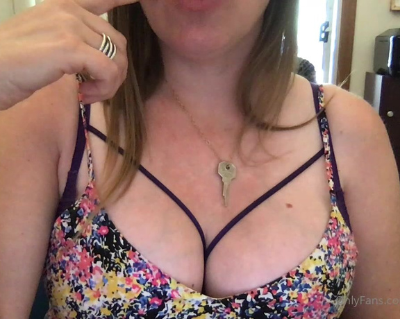 SilkySolesYYC aka Silkysolesyyc OnlyFans - I am lucky to have a very, very good boy who writes some amazing fan erotica for us! This is my firs