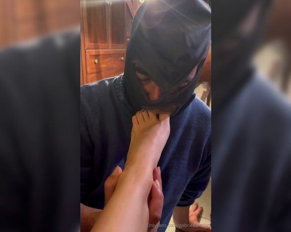 Goddess Gabriella aka gabriellafetish - 01-28-2025 OnlyFans Video - Look how greedily this disgusting pig is eating my foot