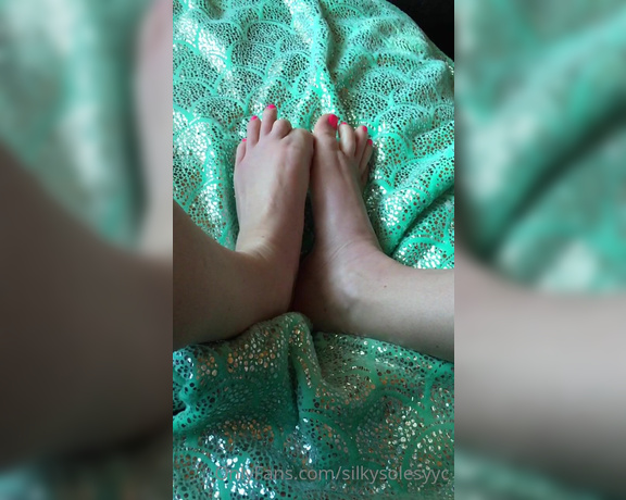 SilkySolesYYC aka Silkysolesyyc OnlyFans - Happy Foot Fetish Friday! A nice relaxing slow motion video today Imagine my soft soles gliding ove