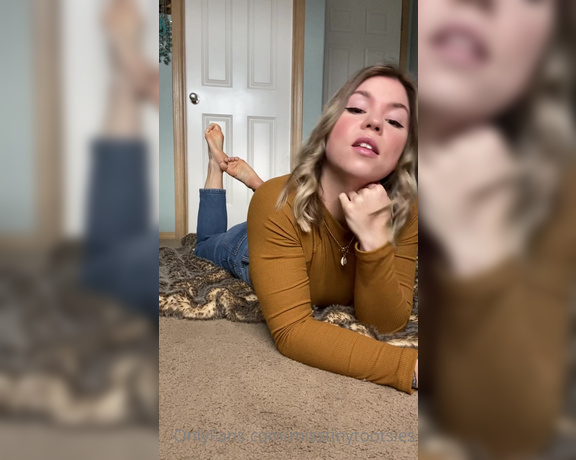 Misstinytootsies aka Misstinytootsies OnlyFans - This video was inspired by a custom I did a little while back, these type of role play scenarios are