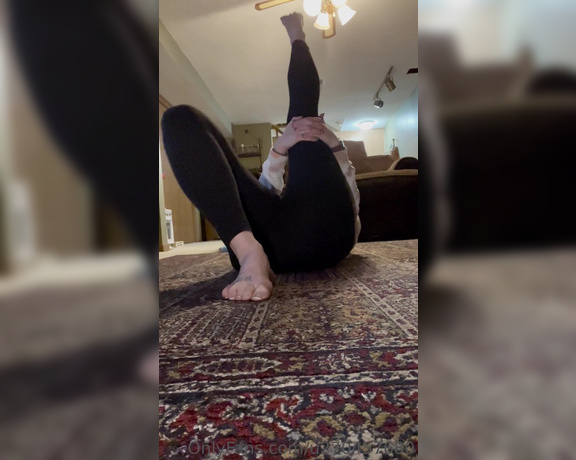 Amysoles269 aka Amysoles269 OnlyFans - Yoga stretches good morning!