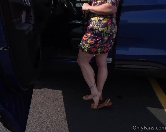 Amysoles269 aka Amysoles269 OnlyFans - Watch me sell Joey a car! Dropping Friday