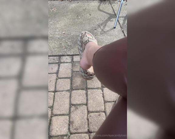 EyeCandyToes aka Eyecandytoes OnlyFans - Dangling my Gucci Slides BTS Who wants to see the full IGNORE video