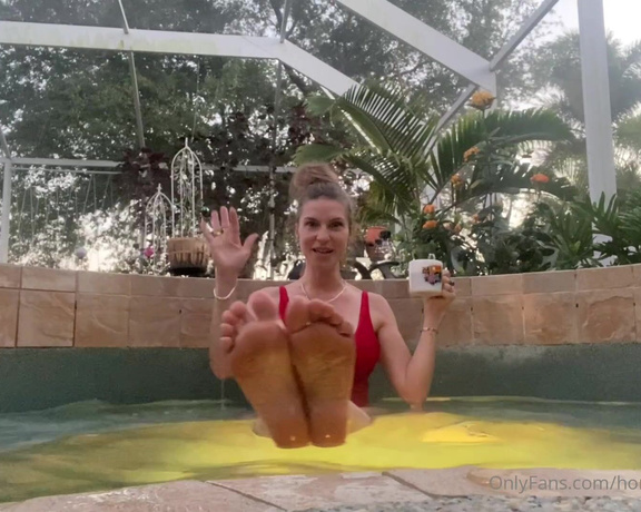 Honey Crest aka Honeysperfectfeet OnlyFans - Hot tub morning