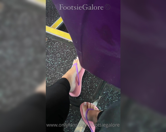 Footsiegalore aka Footsiegalore OnlyFans - Bare naked nails on the bus in my new gorgeous flip flops that I got for my bday from a special some