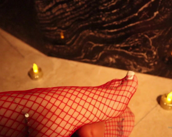 Footsiegalore aka Footsiegalore OnlyFans - Fish net fantasy happy Valentines Day!