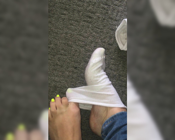 Footsiegalore aka Footsiegalore OnlyFans - Only fans exclusive! Neon yellow nails in a sexy sock removal video after a busy day on my feet