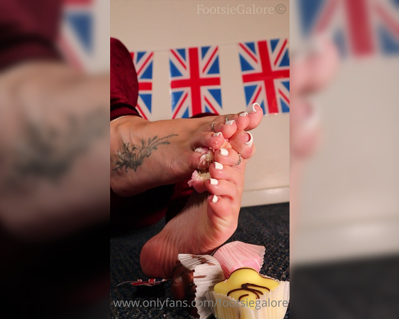 Footsiegalore aka Footsiegalore OnlyFans - Celebrating all weekend! Us Brits love tea and cakes Cake smush! Am I making you fancy joining