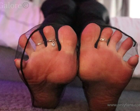 Footsiegalore aka Footsiegalore OnlyFans - I just feel so sexy peeling these off for you! The fact they are see through and you can see everyth