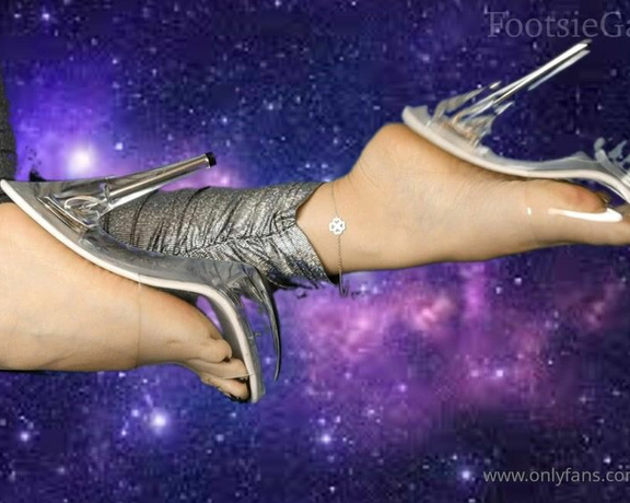 Footsiegalore aka Footsiegalore OnlyFans - Serene Sunday take a trip out of this world to Planet Footsie and get lost with me for a while