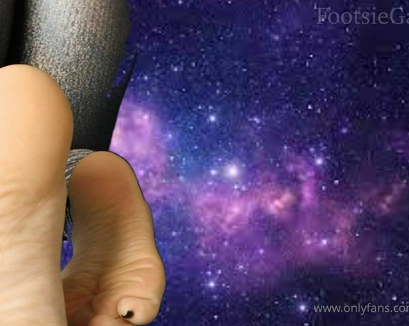 Footsiegalore aka Footsiegalore OnlyFans - Serene Sunday take a trip out of this world to Planet Footsie and get lost with me for a while