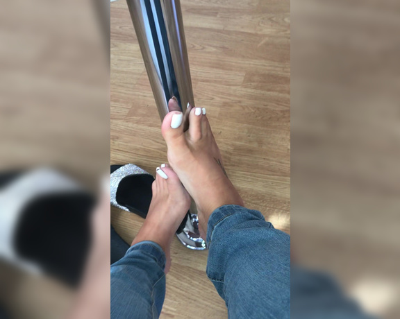 Footsiegalore aka Footsiegalore OnlyFans - Only fans exclusive! Have you ever seen feet pole dancing here’s a 5 min video for you, my ultimat