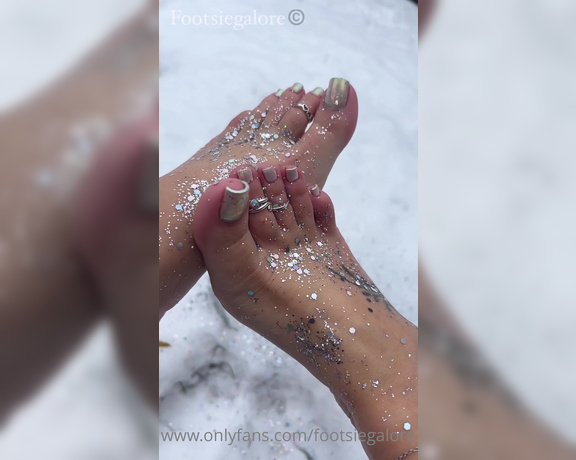 Footsiegalore aka Footsiegalore OnlyFans - Day 13  Reveal Snow Queen listen to the snow crush and melt beneath my sizzling soles  I 2