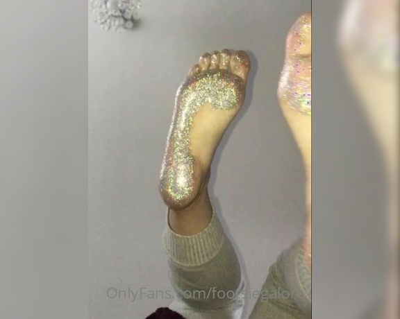 Footsiegalore aka Footsiegalore OnlyFans - New pedi reveal! Don’t rush challenge