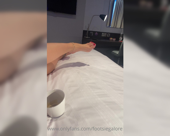 Footsiegalore aka Footsiegalore OnlyFans - Sunday morning coffee and lonely toes I know you can imagine your tongue on the tip of them