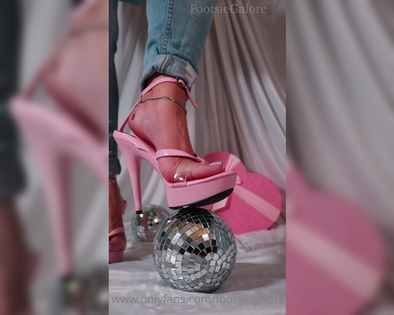 Footsiegalore aka Footsiegalore OnlyFans - Let me play with these disco balls watch my pretty hot feet wiggle after that heel drops