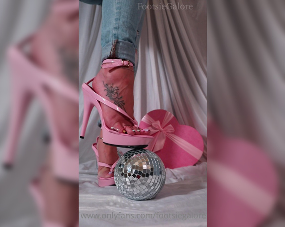 Footsiegalore aka Footsiegalore OnlyFans - Let me play with these disco balls watch my pretty hot feet wiggle after that heel drops