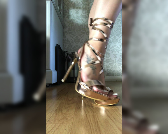 Footsiegalore aka Footsiegalore OnlyFans - Only fans exclusive! Here’s a vid of me showing off my new high heels