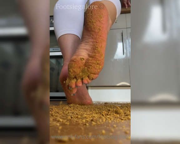 Footsiegalore aka Footsiegalore OnlyFans - Smashing Sunday! It was biscuitscookies that I smashed to pieces! Do you like my crumb covered soles