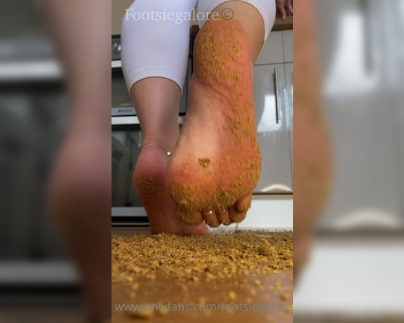 Footsiegalore aka Footsiegalore OnlyFans - Smashing Sunday! It was biscuitscookies that I smashed to pieces! Do you like my crumb covered soles