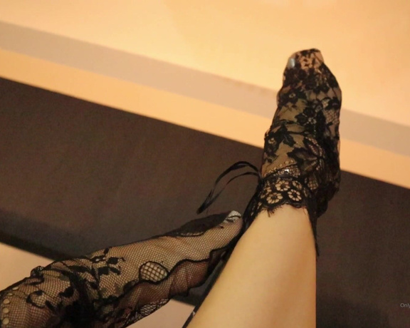 Footsiegalore aka Footsiegalore OnlyFans - Sexy black lace sock tease