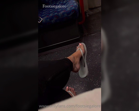 Footsiegalore aka Footsiegalore OnlyFans - A day in the life of Footsie! So I braved the cold in my flip flops on a trip into London today and