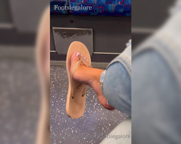 Footsiegalore aka Footsiegalore OnlyFans - Dangle drop and fidgeting feet on the tube I can never keep still would you be able to stop yours