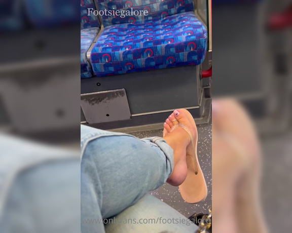 Footsiegalore aka Footsiegalore OnlyFans - Dangle drop and fidgeting feet on the tube I can never keep still would you be able to stop yours