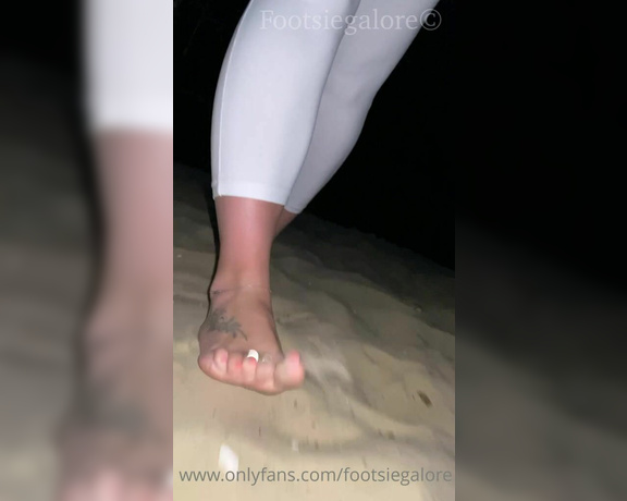 Footsiegalore aka Footsiegalore OnlyFans - Night time fun on the beach tootsies would you take a run with me on the beach